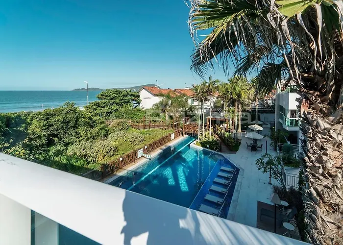 Varandas 405 A · Apartamento em Condomínio de luxo frente ao mar . Bombinhas